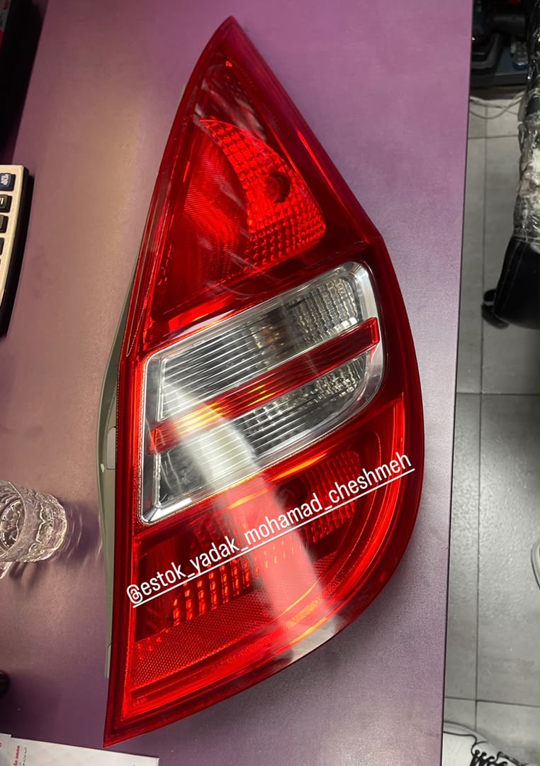 ‌چراغ خطر گلگیر هیوندای i30 سمت راست ۲۰۱۱